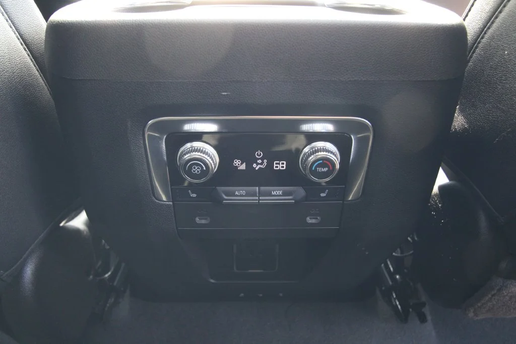 Used 2022 Gray GMC SLT image 37