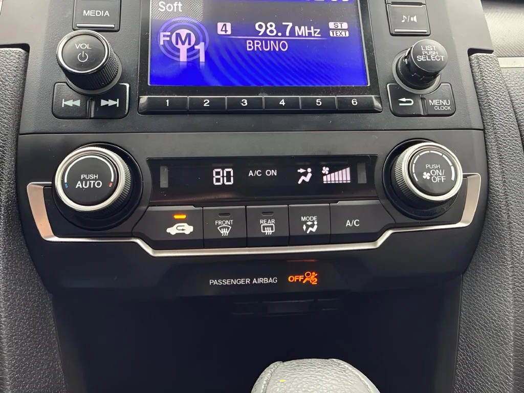 Used 2020  Honda LX image 17