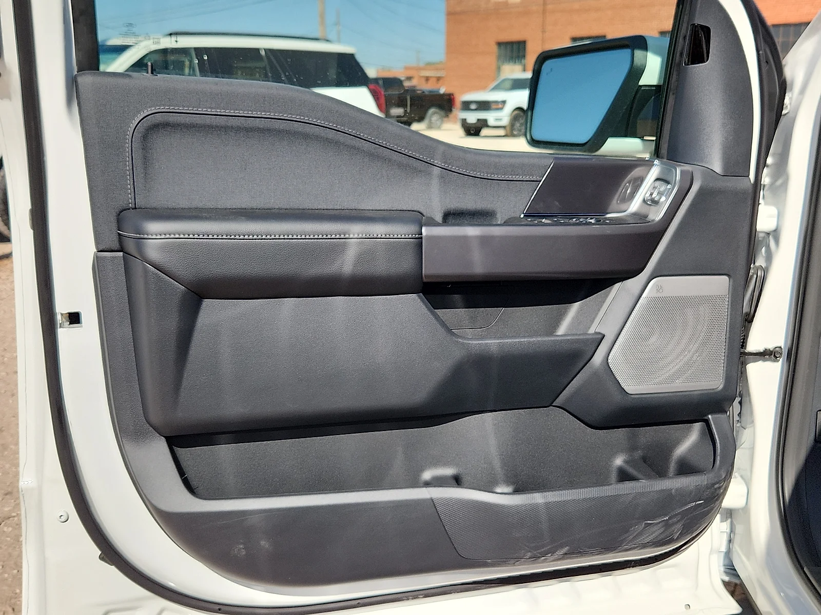 New 2026 Star White Metallic Tri-Coat Ford Lariat image 14