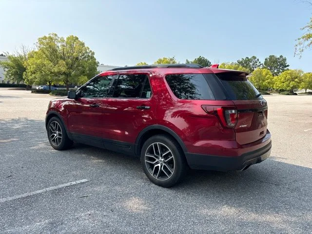 Used 2016 Red Ford Sport image 3
