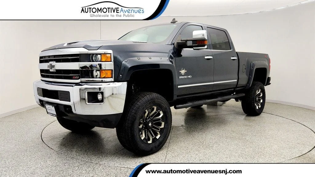 2019 Chevrolet Silverado HD LTZ 4WD Crew Cab Standard Box's photo