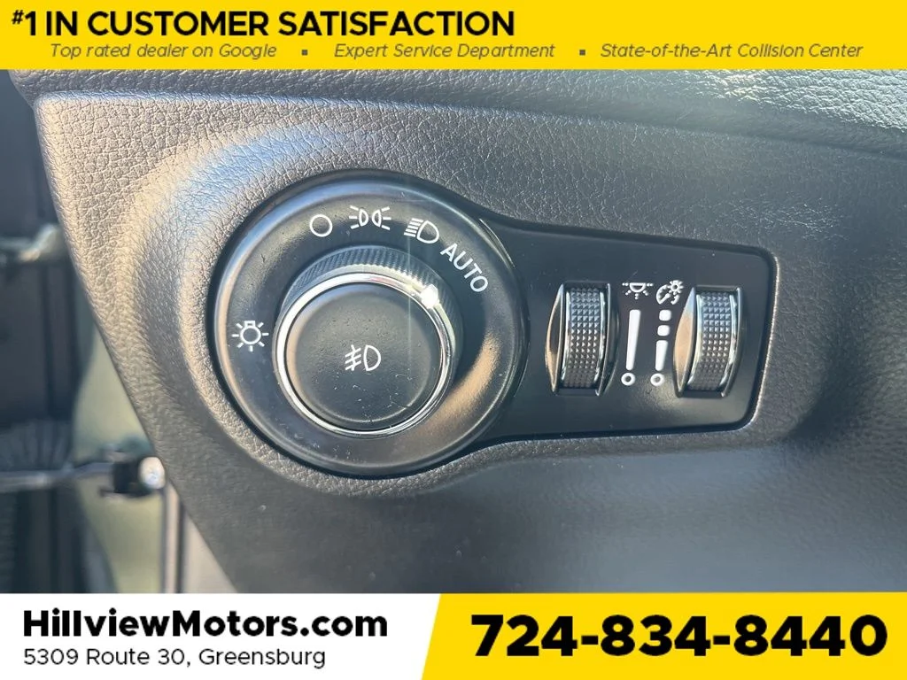 Used 2019 Olive Green Pearlcoat Jeep Limited image 23
