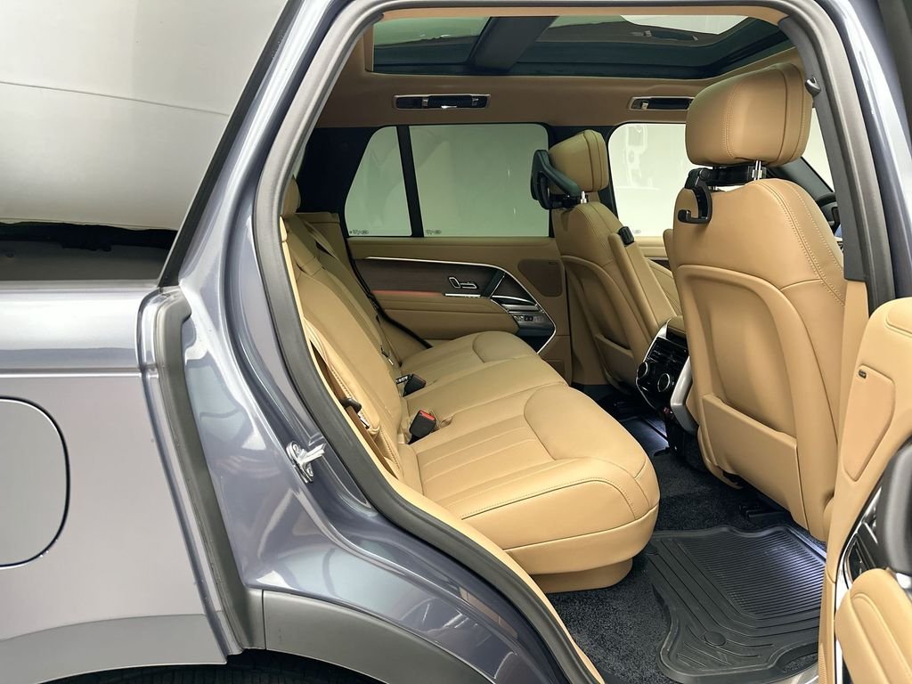 New 2027 Varesine Blue Land Rover SE image 7