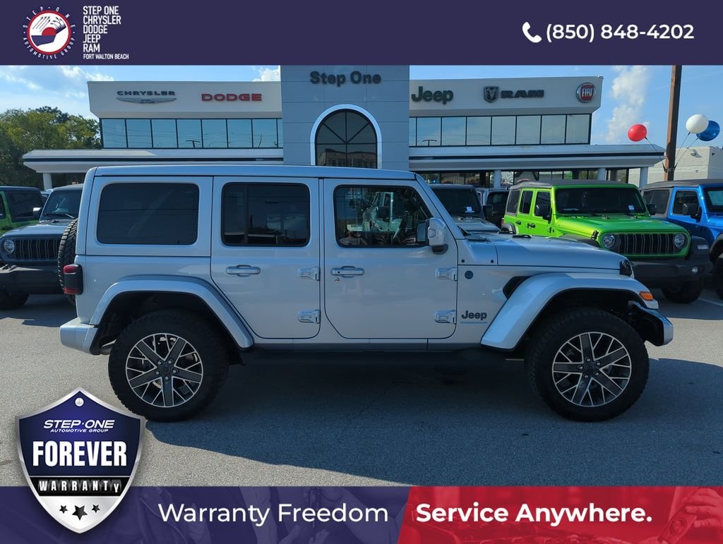 Used 2024 Silver Jeep High Altitude 4xe image 6