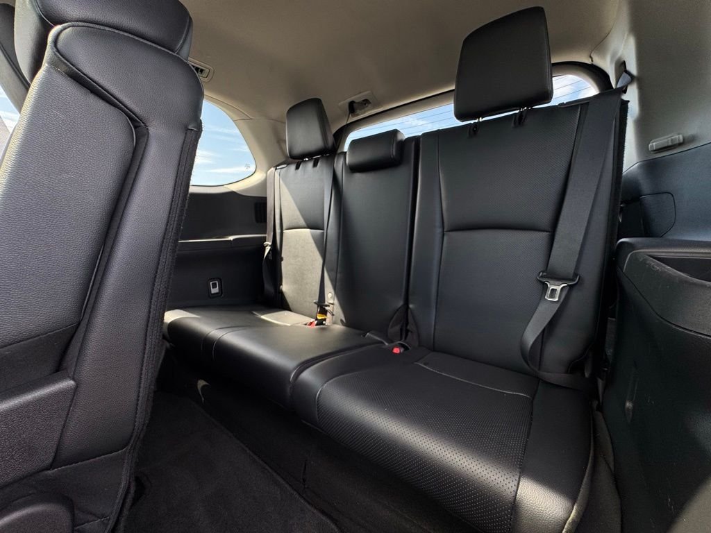 Used 2024 Silver Toyota XLE image 22