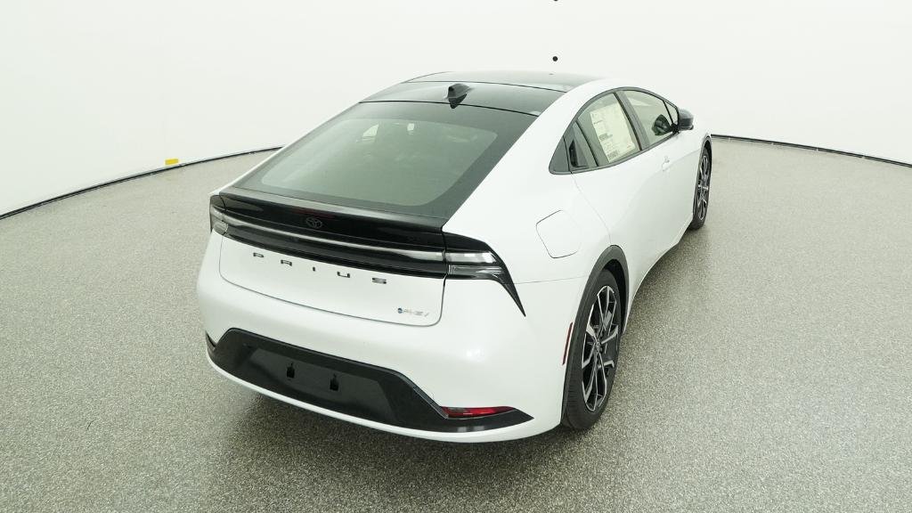 New 2026 Wind Chill Pearl Toyota XSE image 17