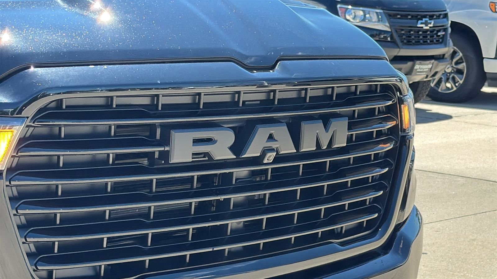 New 2026 Diamond Black Crystal Pearl-Coat Exterior Paint RAM Laramie image 3