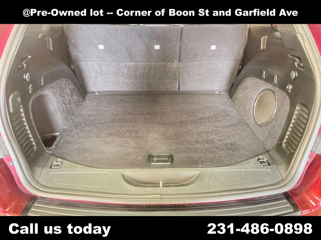 Used 2018 Red Jeep Altitude image 28