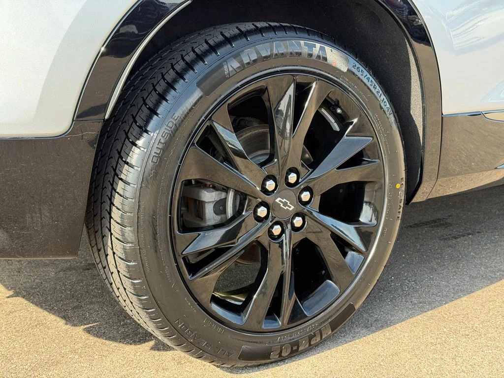 Used 2020 Silver Chevrolet RS image 27