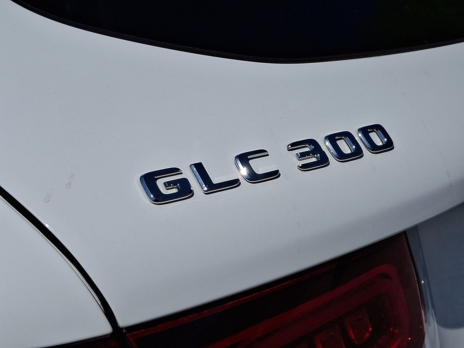 Used 2022 Polar White Mercedes-Benz GLC 300 image 31