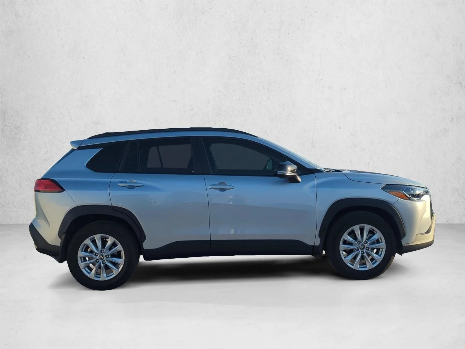 Used 2025 Sonic Silver Toyota LE image 4
