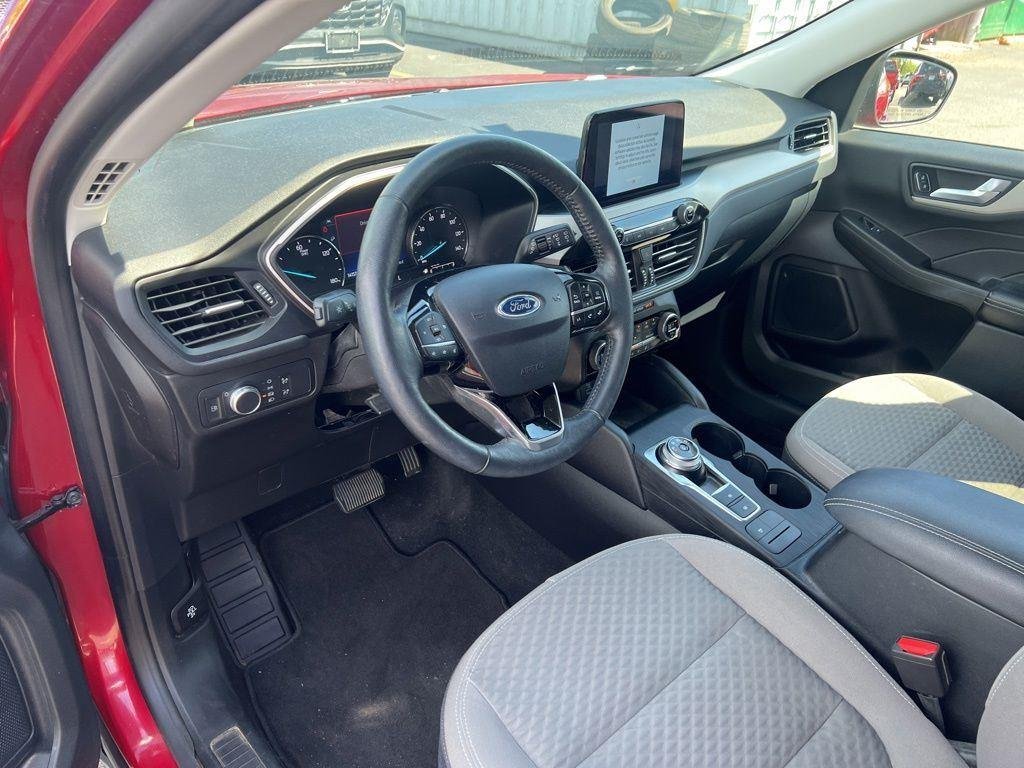 Used 2021 Red Metallic Ford SE image 5