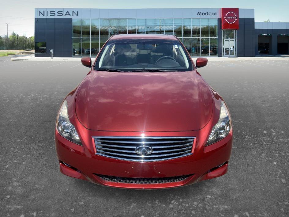 Used 2014 Venetian Ruby INFINITI Base image 2