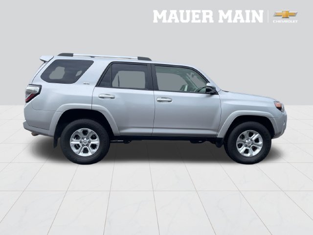 Used 2022 Silver Toyota SR5 Premium image 6