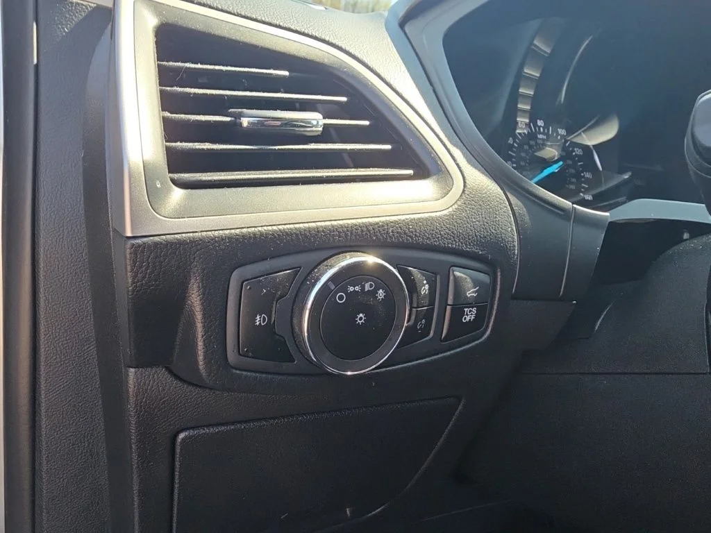 Used 2023 Silver Metallic Ford SEL image 15