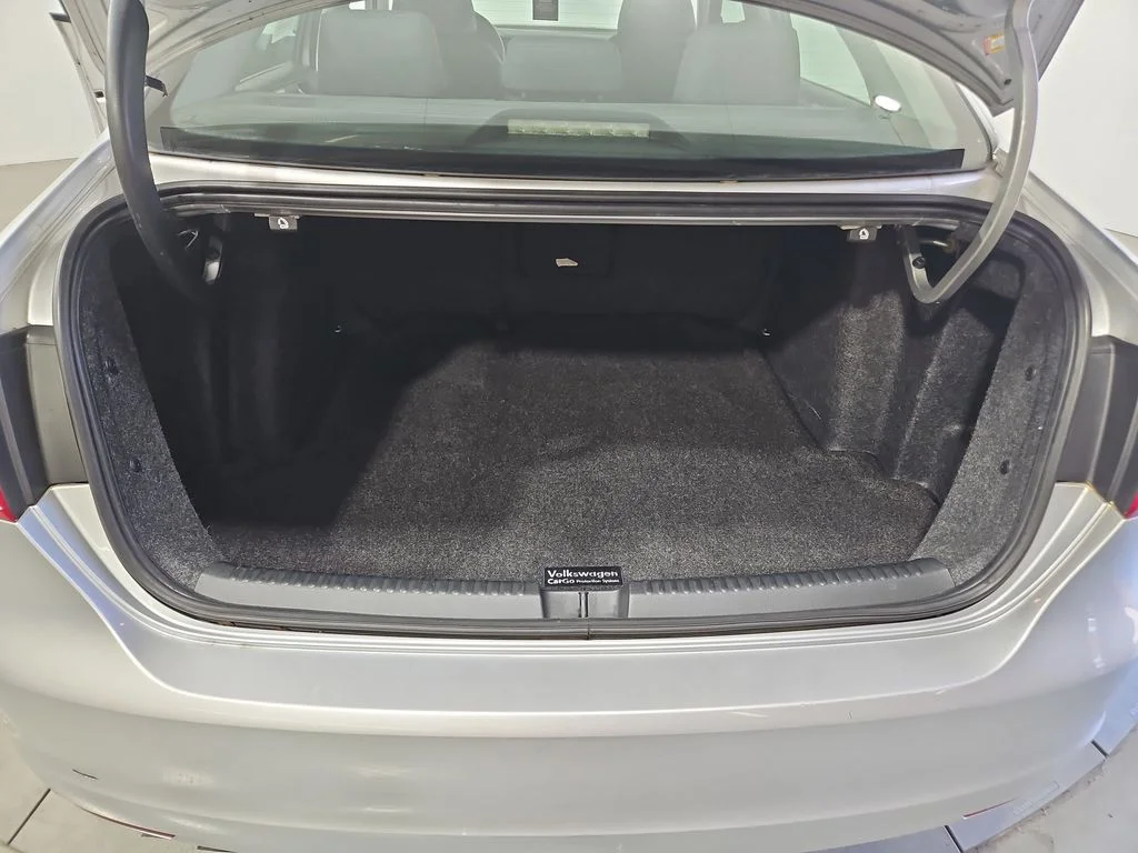 Used 2012 Silver Volkswagen TDI image 21