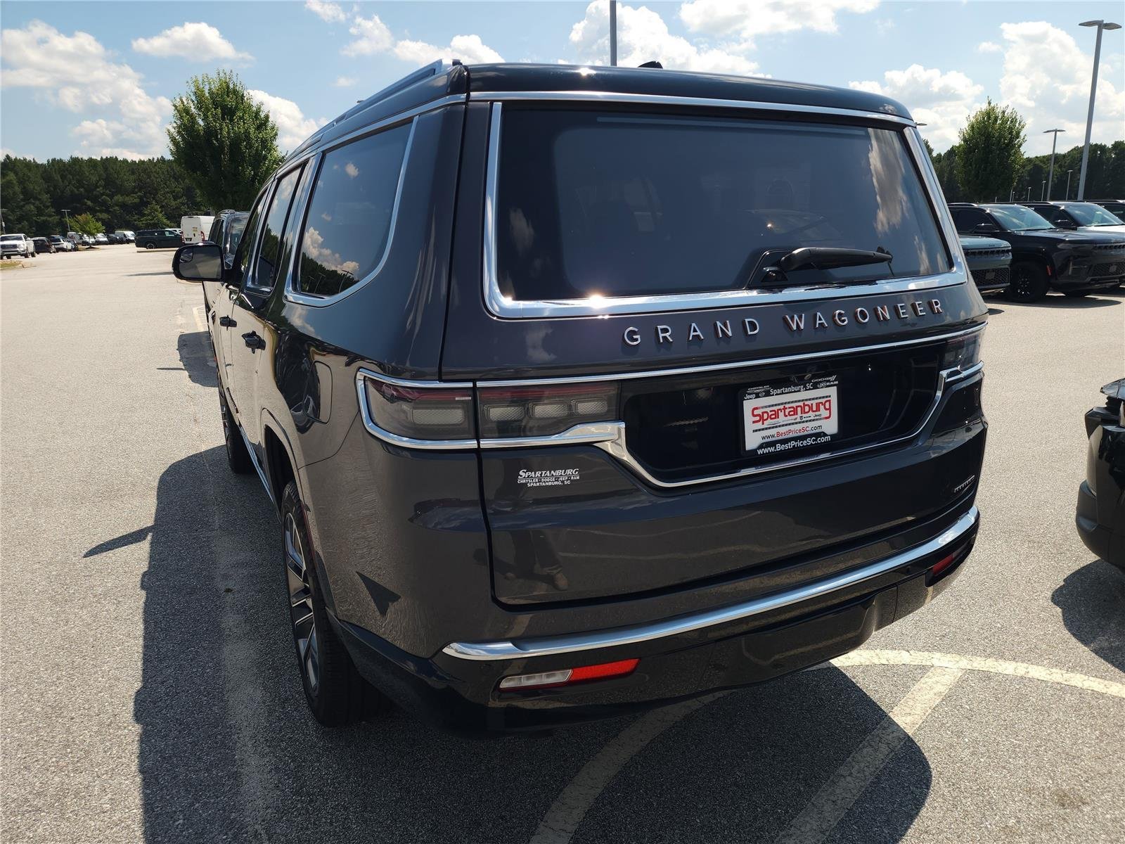Certified Used 2024 Baltic Gray Metallic Clearcoat Jeep Series III image 12