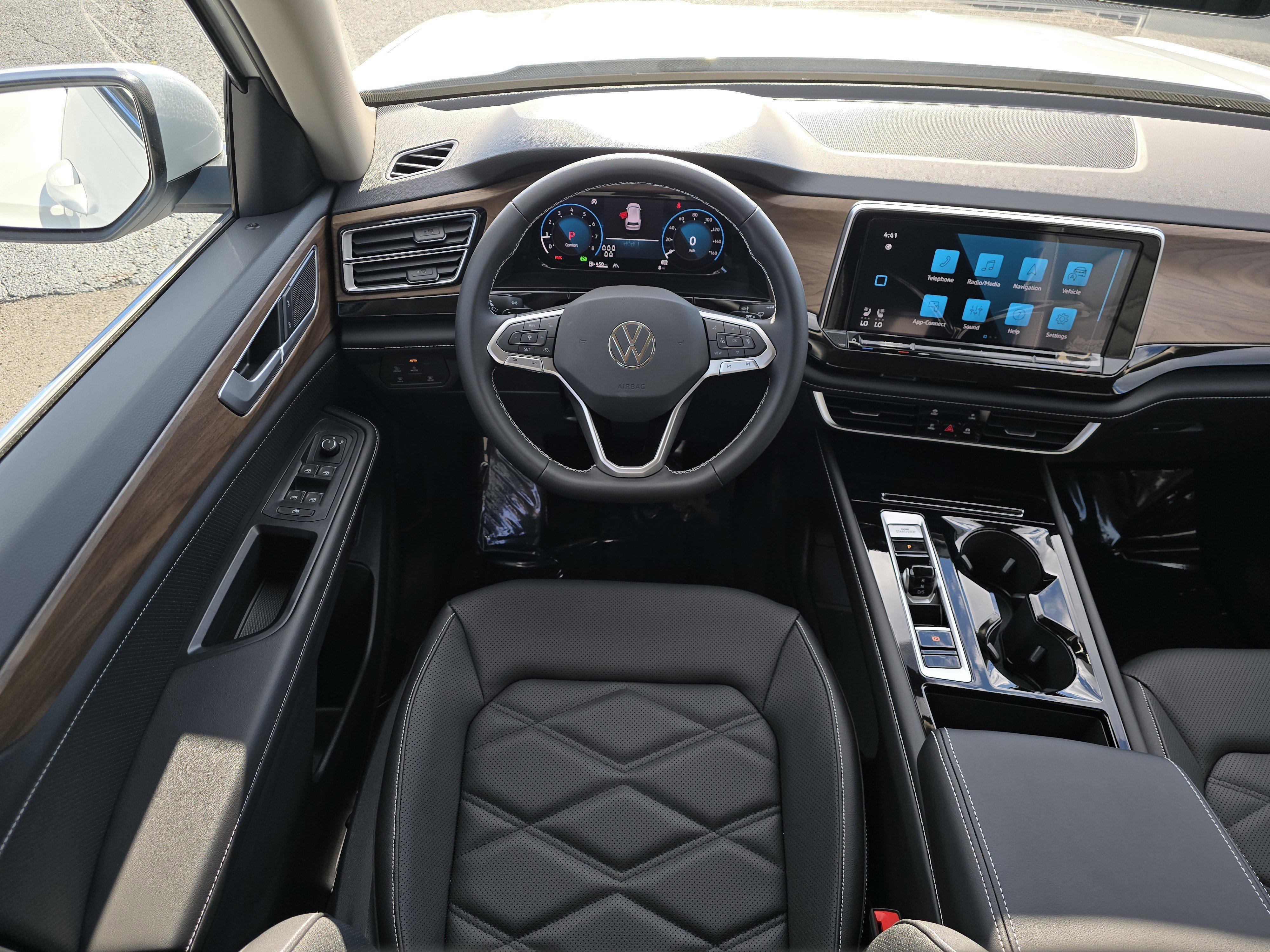 New 2026 Opal White Pearl Volkswagen 2.0T SE w/Technology image 20