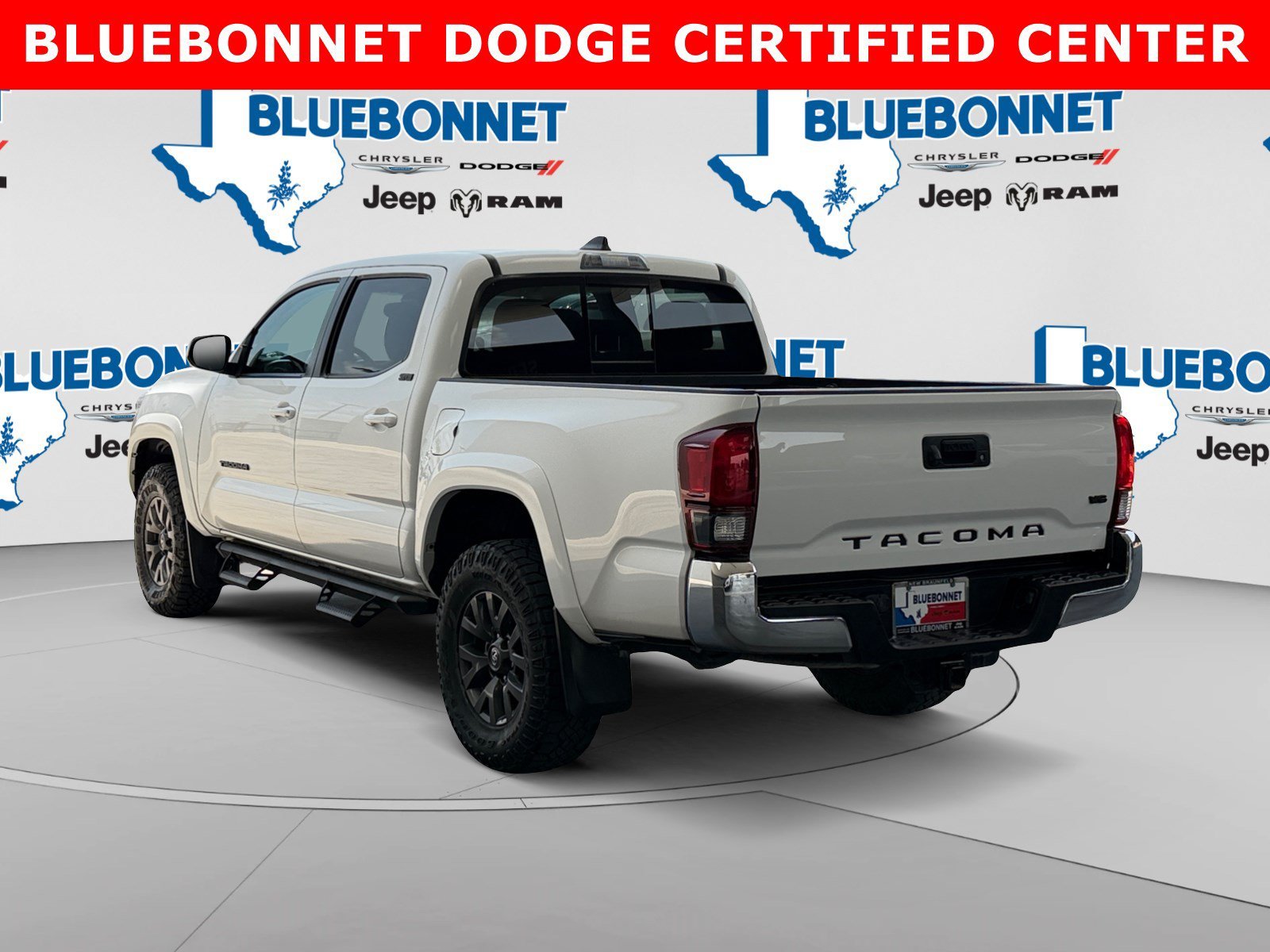 Used 2023 White Toyota  image 7