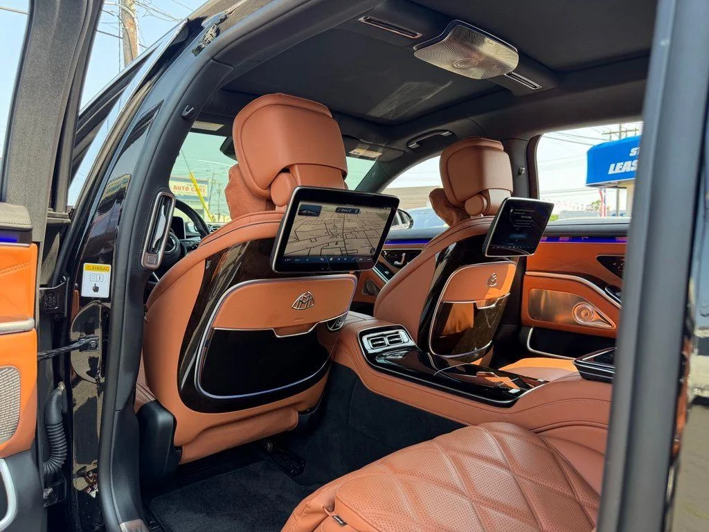 Used 2024 Black Mercedes-Benz Maybach S 580 image 20