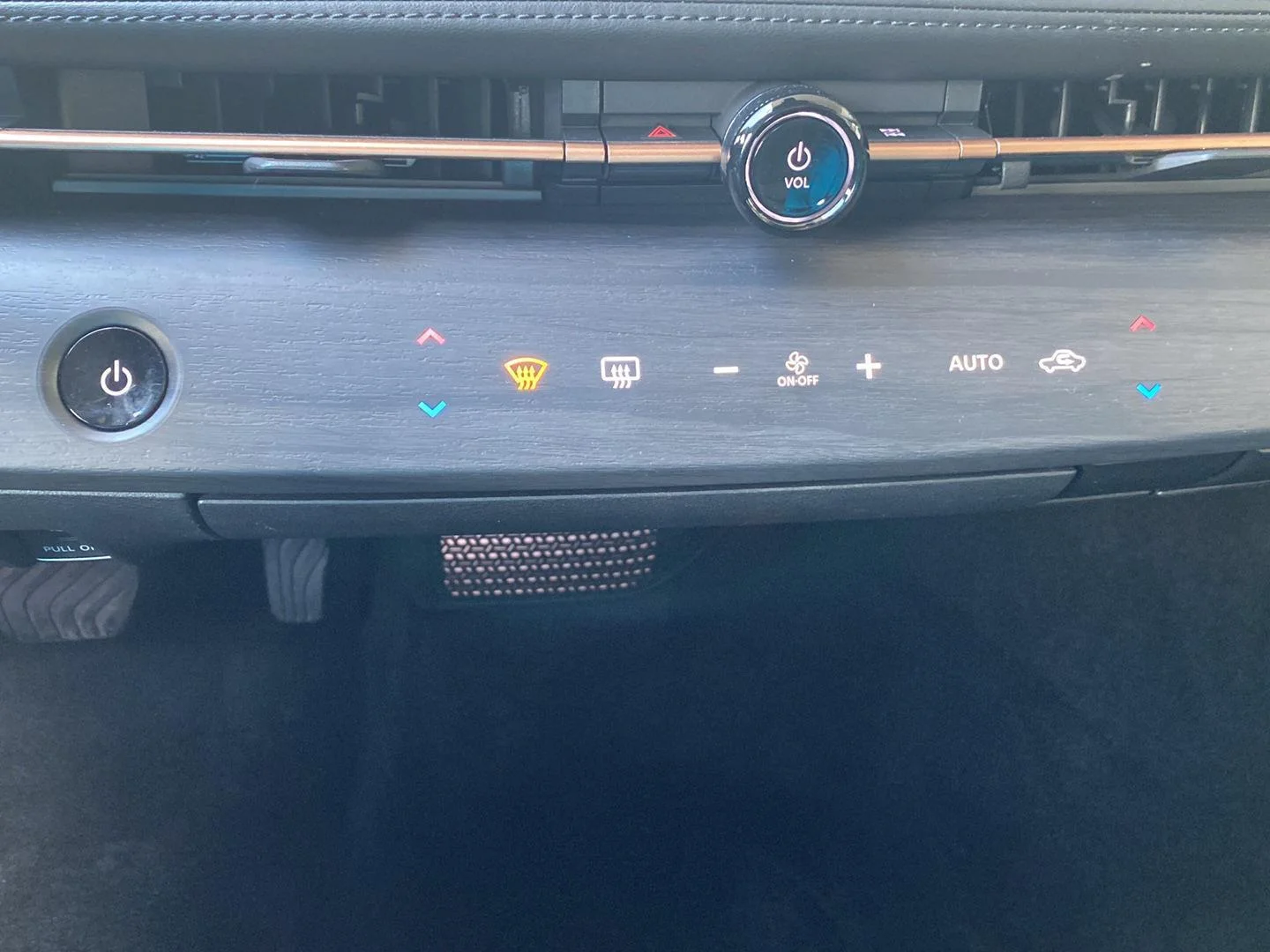 Used 2024 Gun Metallic Nissan ENGAGE image 28
