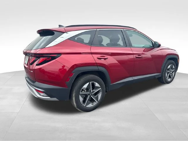 Used 2025  Hyundai SEL image 6