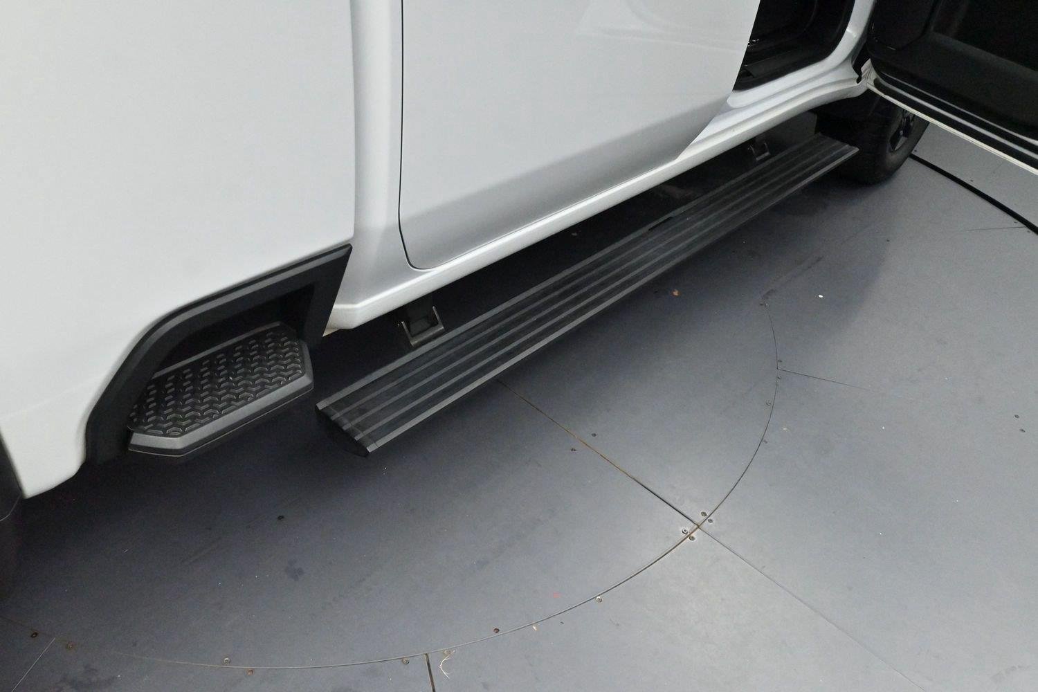 Used 2024 Summit White GMC AT4 image 9