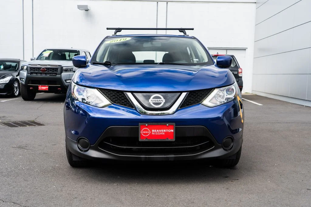 Used 2019 Blue Nissan S image 2