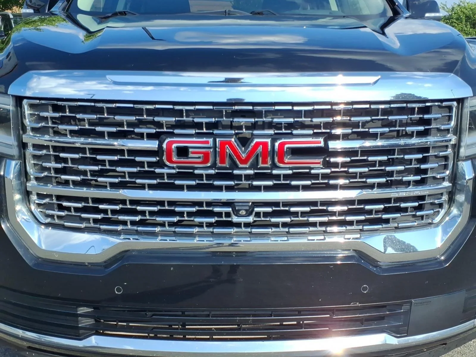 Used 2023 Ebony Twilight Metallic GMC Denali image 15