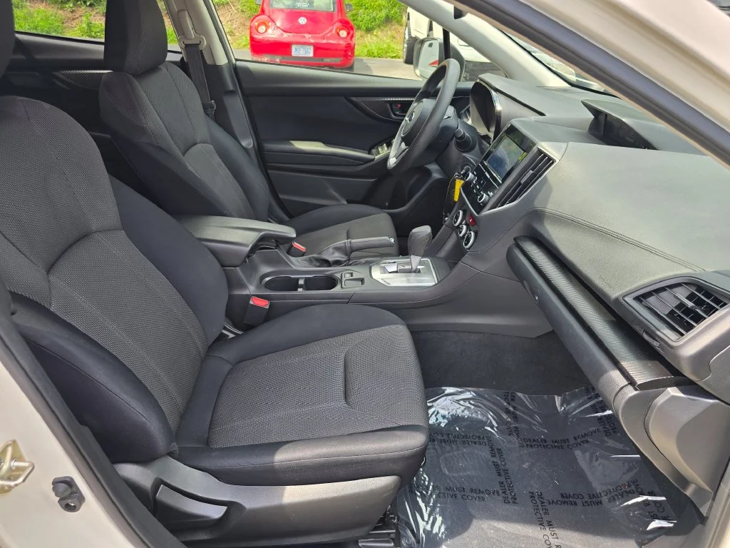 Used 2021 White Subaru Base image 27