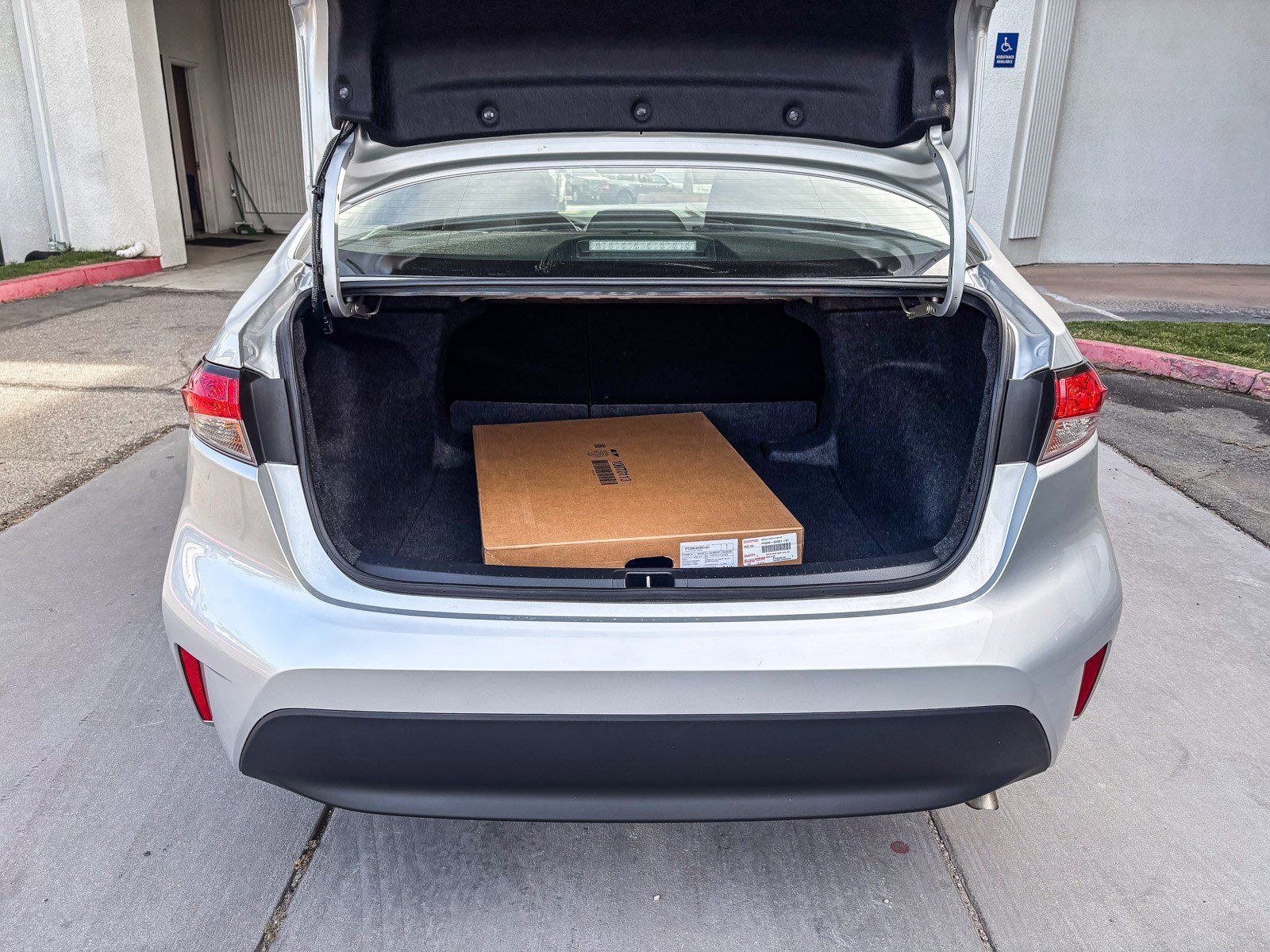 2025 Toyota Corolla LE - Photo 12