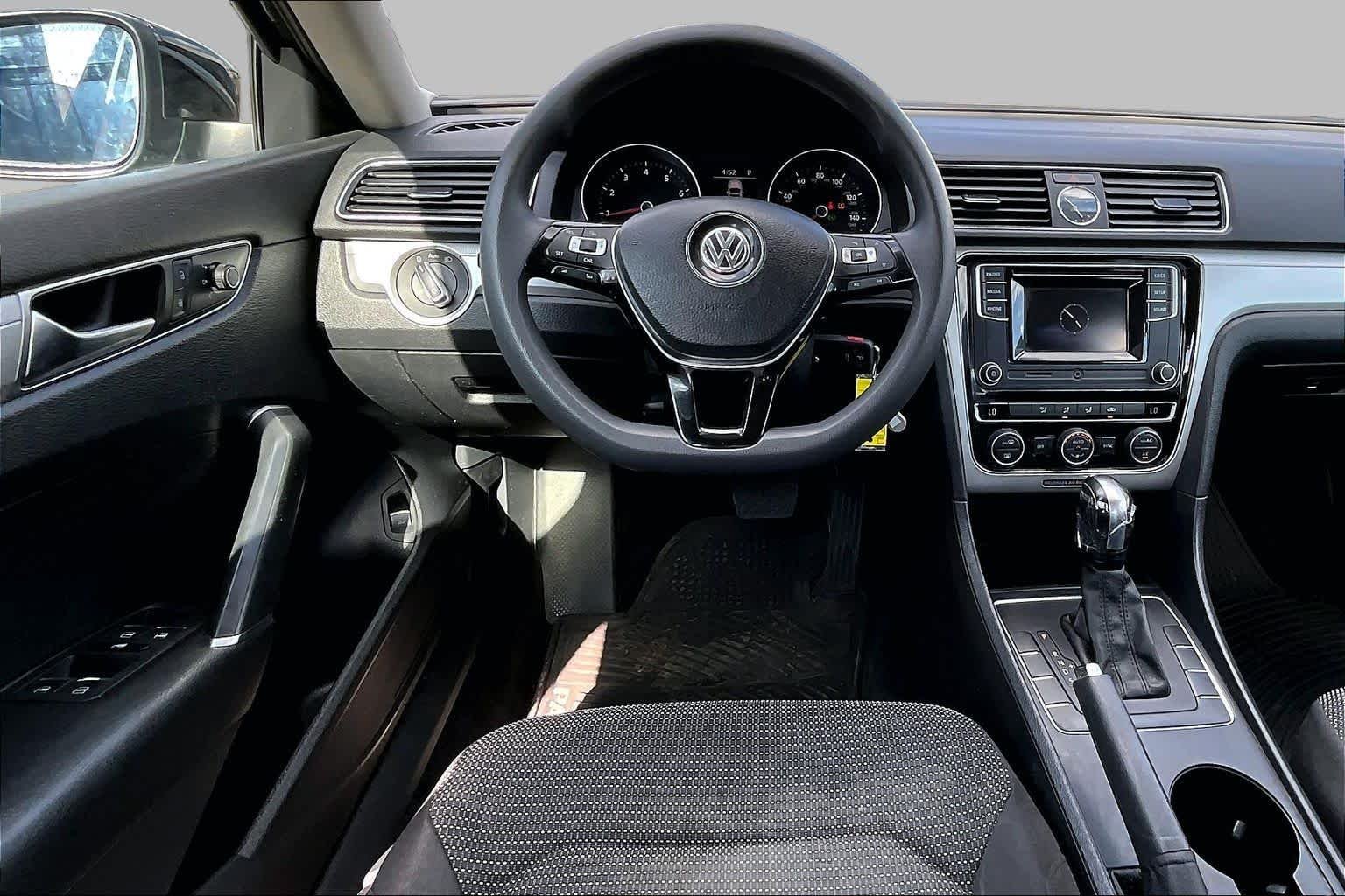 Pre-Owned 2017 Volkswagen Passat 1.8T S