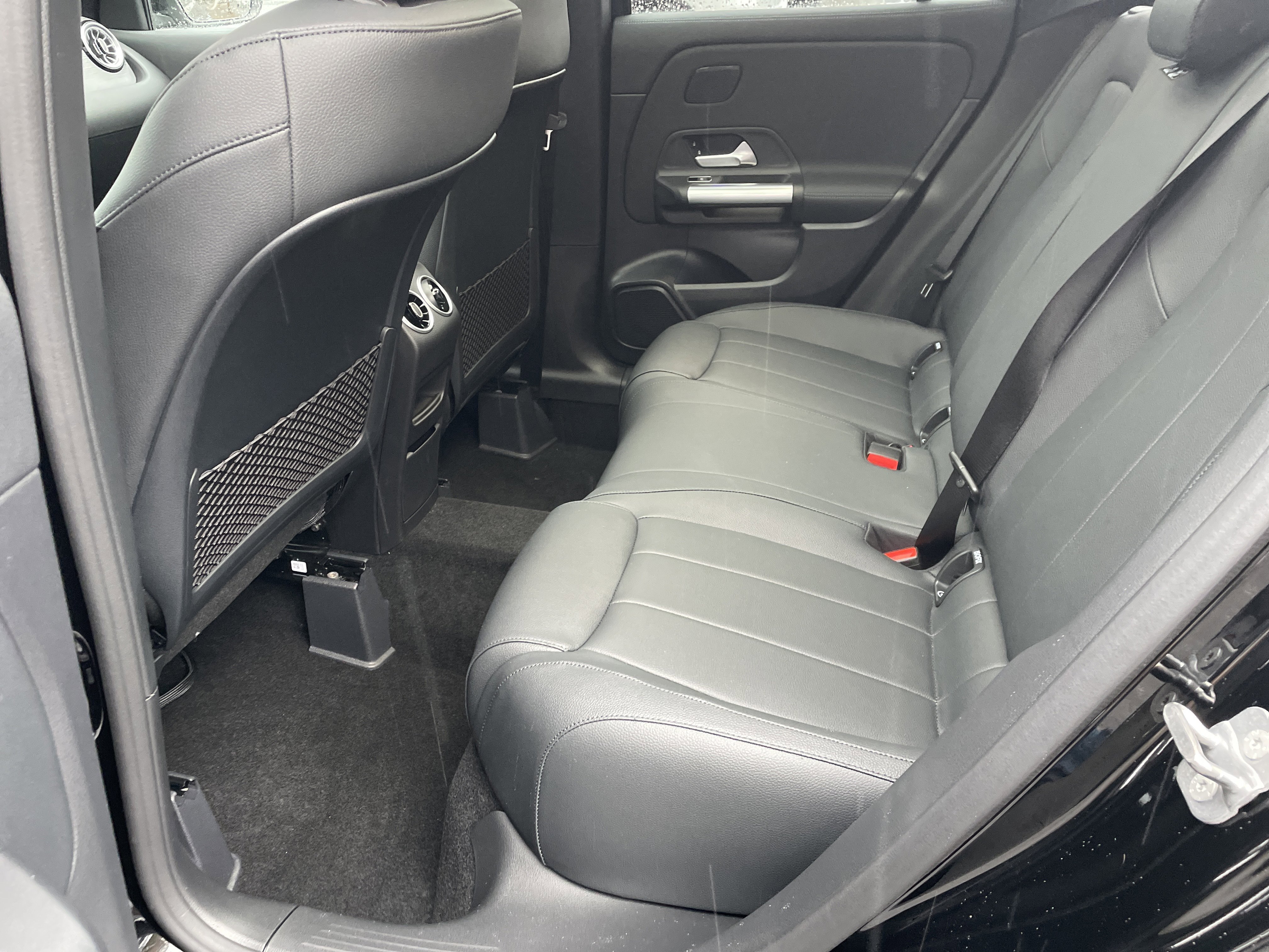 New 2026 Night Black Mercedes-Benz GLA 250 SUV image 35