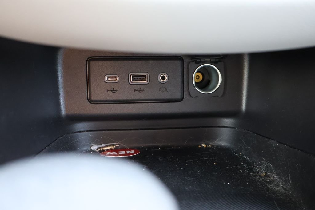 Used 2024 White Chevrolet LS image 27