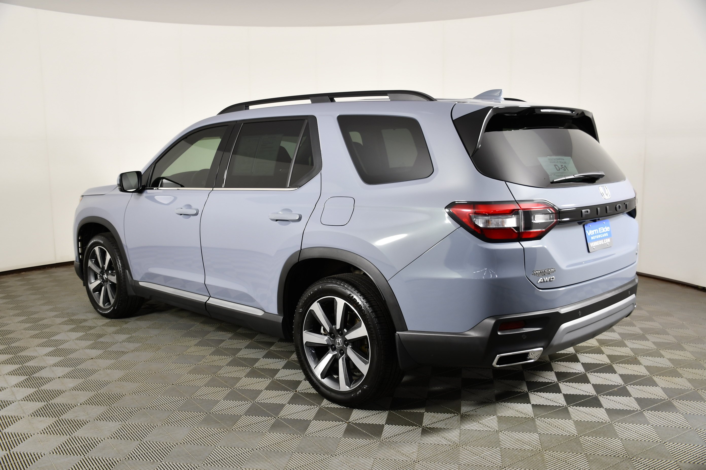 Certified Used 2025 Sonic Gray Pearl Honda AWD TRG image 8