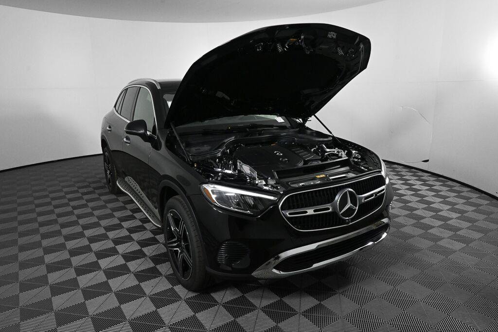 New 2027 Black Mercedes-Benz GLC 300 image 69