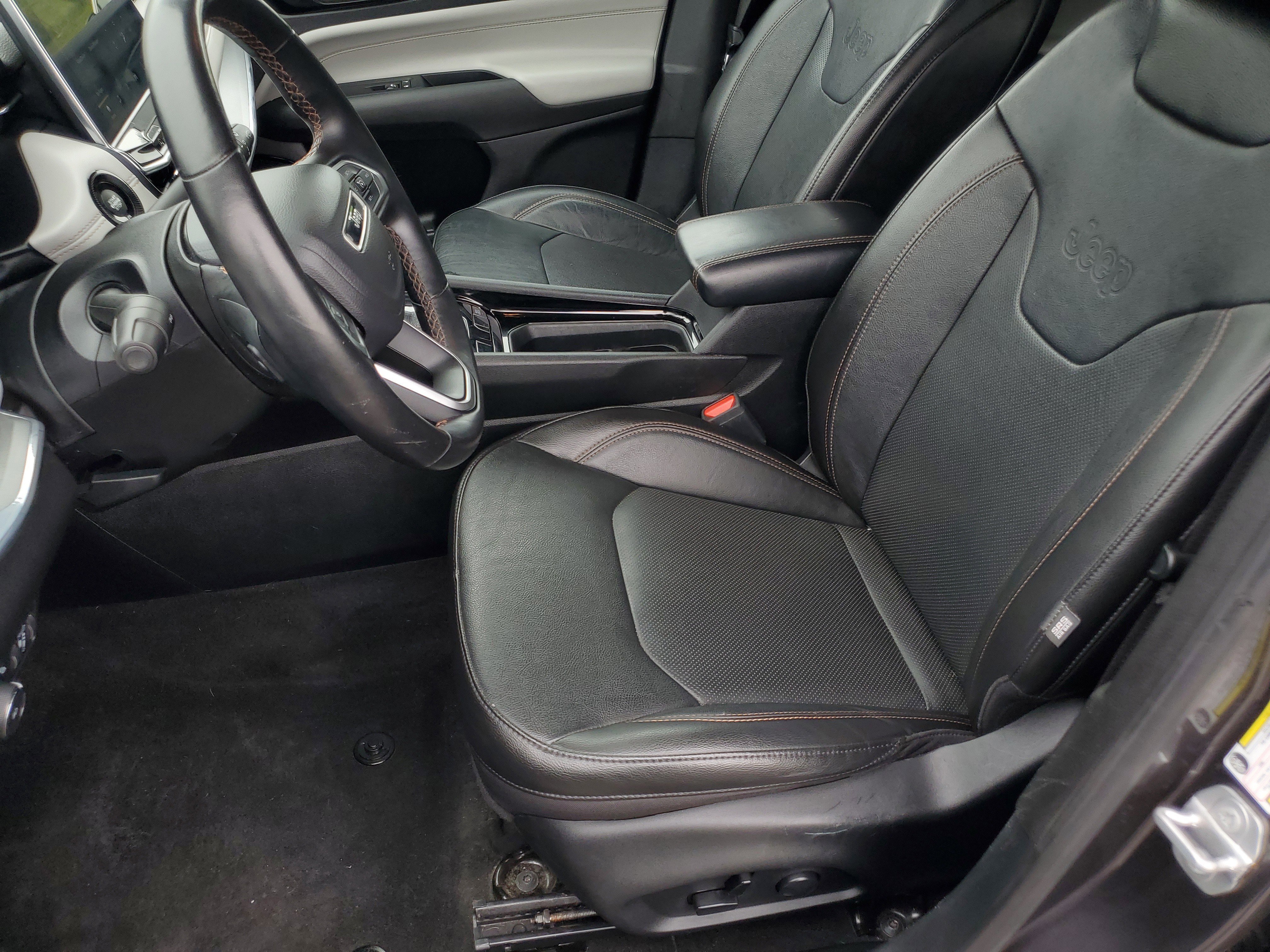 Used 2022 Granite Crystal Metallic Clearcoat Jeep Limited image 17