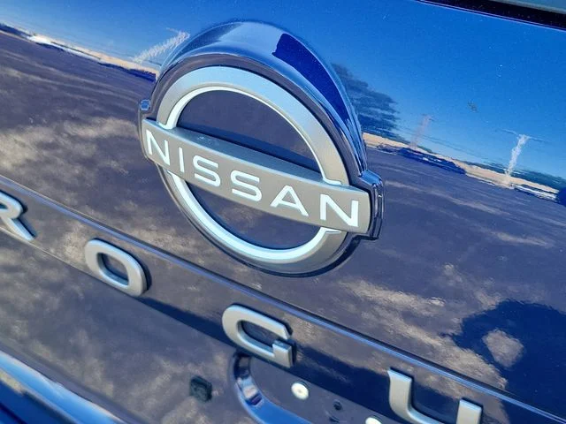 Used 2025 Blue Nissan SV image 6