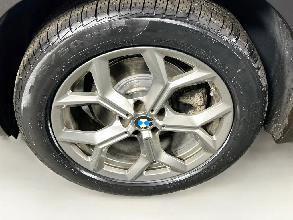 Used 2022 White BMW xDrive30i image 31
