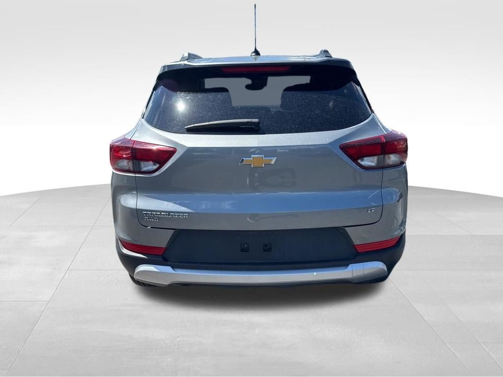 Used 2025 Gray Chevrolet LT image 4
