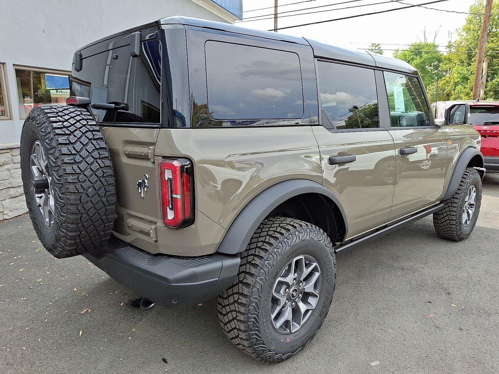 New 2025 Marsh Gray Ford Badlands® image 5