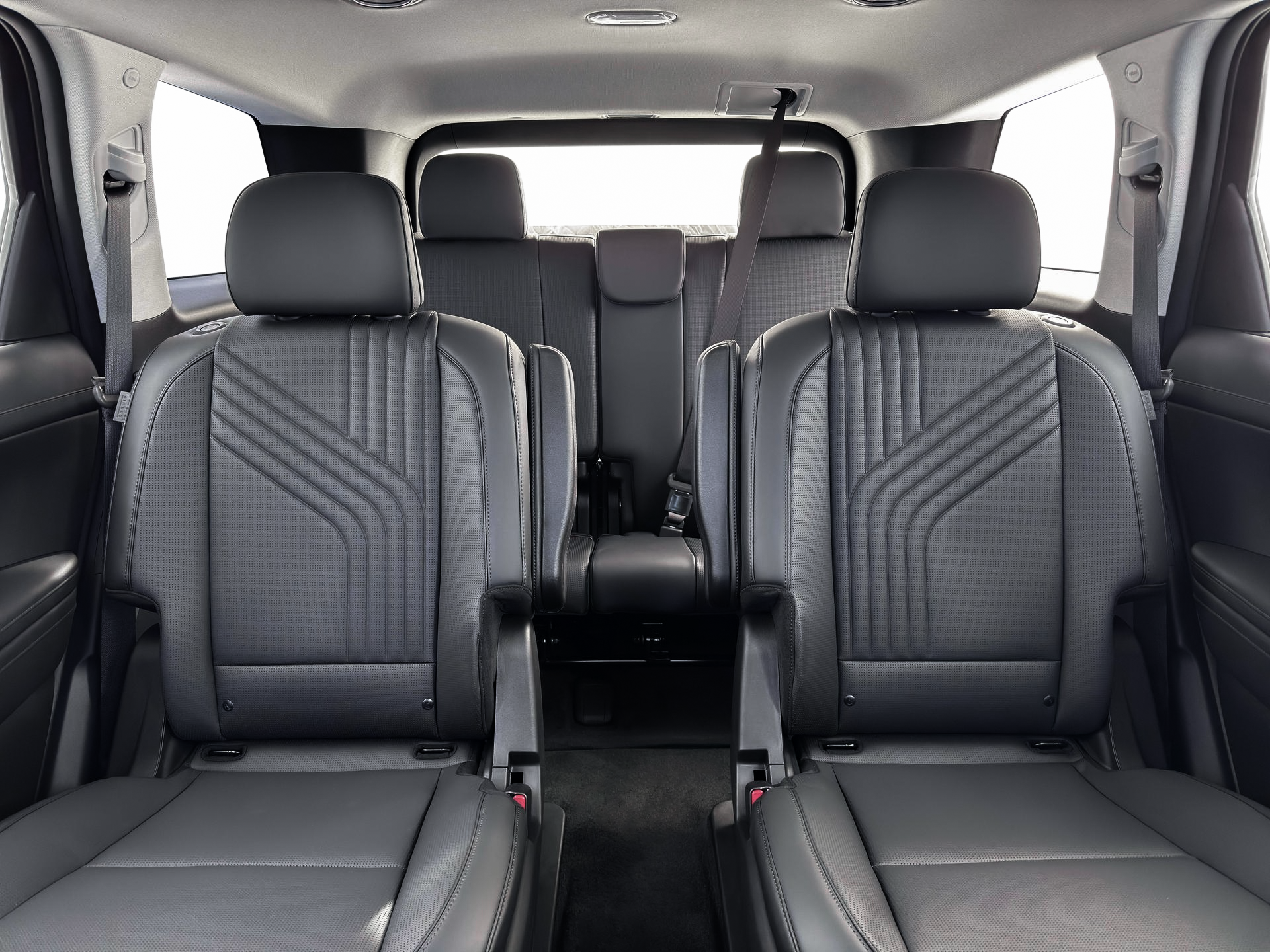 New 2026 White Hyundai SEL AWD image 16