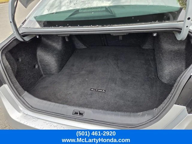Used 2024 Silver Nissan 2.5 SR image 14