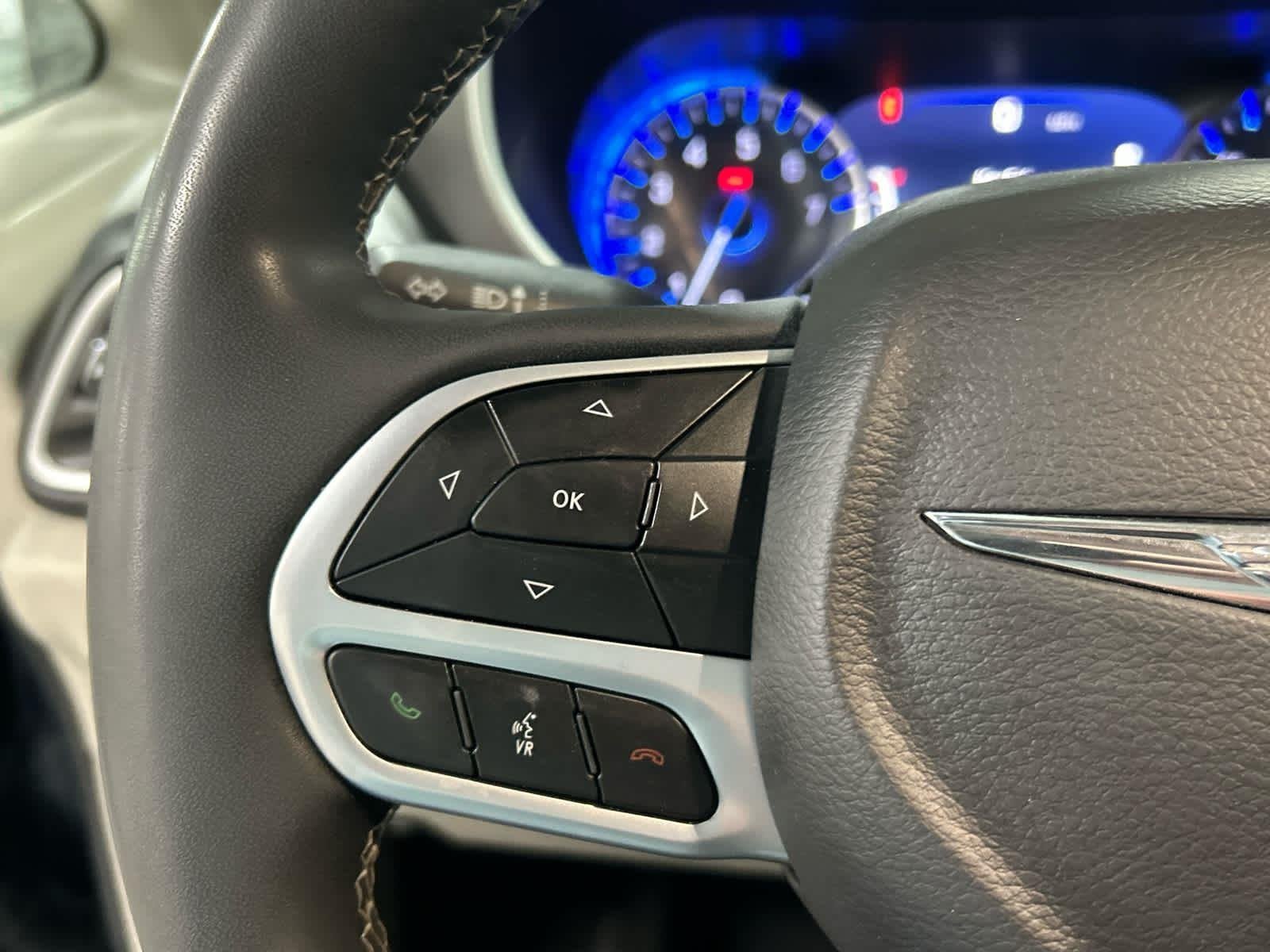 2023 Chrysler Pacifica Touring L - Photo 31