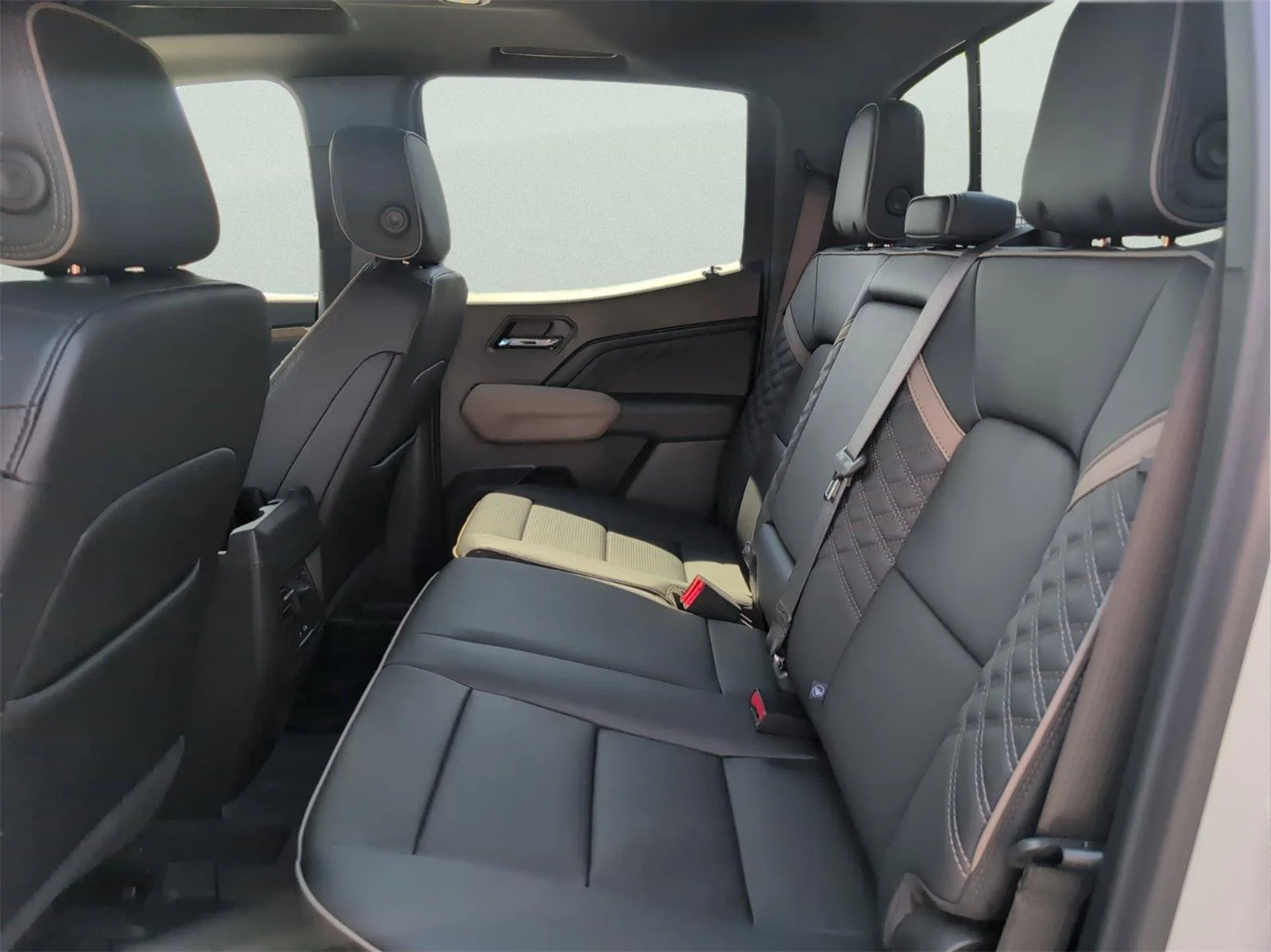New 2026 Summit White GMC Denali image 27
