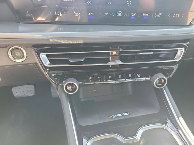 New 2026 Summit White Chevrolet LT image 34