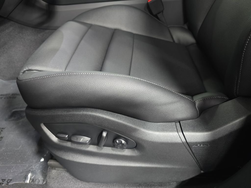 New 2026 Chromite Black Metallic Porsche  image 23