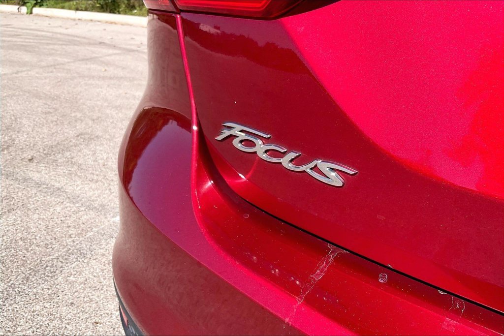 Used 2013 Red Ford SE image 29