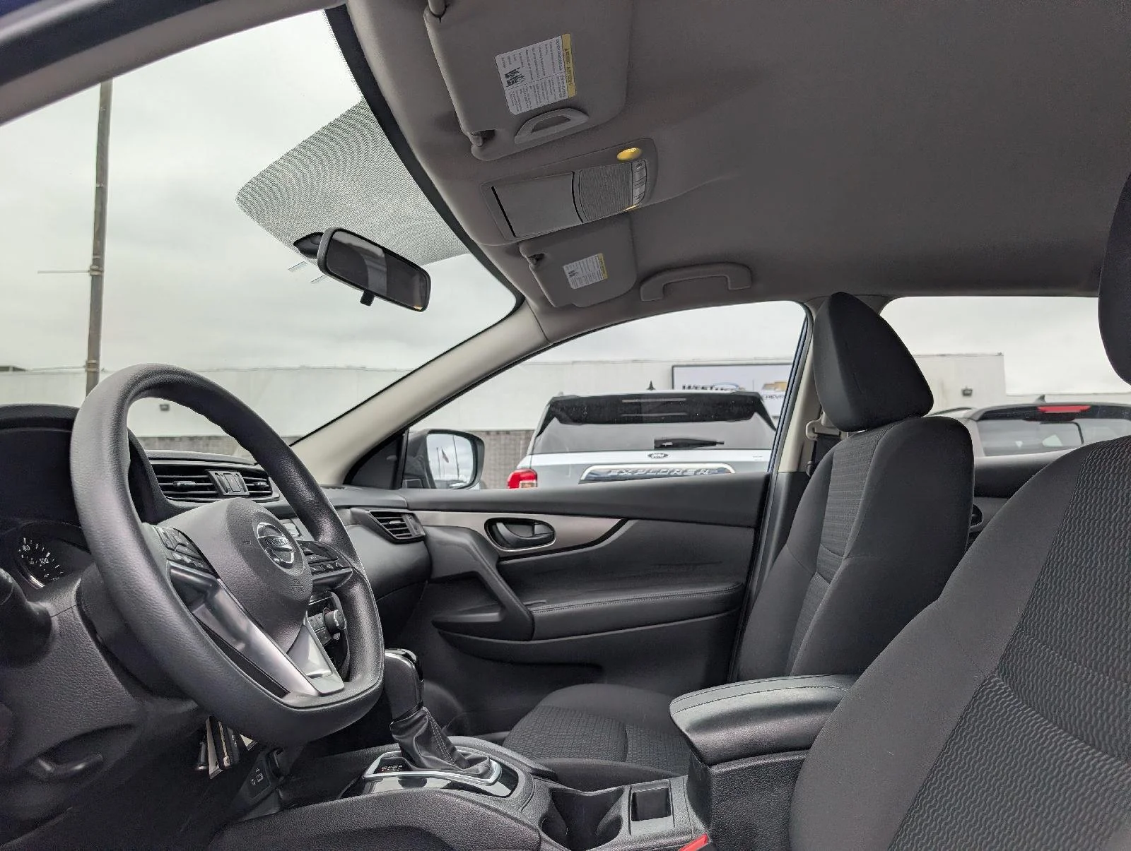 Used 2019 Caspian Blue Metallic Nissan S image 8