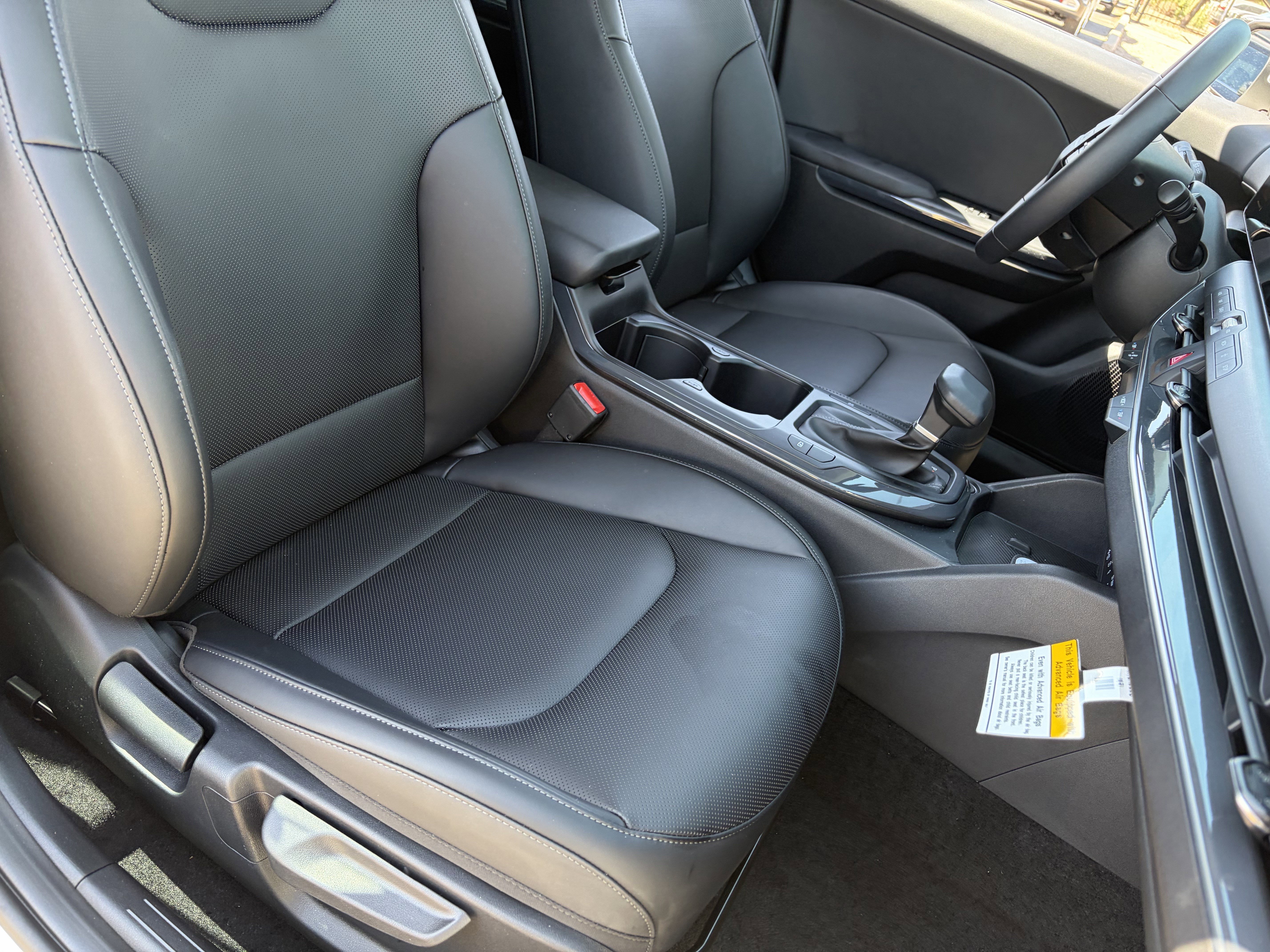 New 2026 Snow White Pearl Kia EX image 8